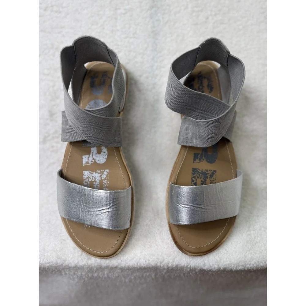 Sorel Ella II Cross Strap Sandals Silver Tan Flats Gladiator‎ Women's Size 6.5